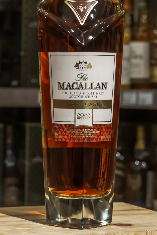 В магазине Крю Профи The Macallan Rare Cask Black gift box 2022 0.7 л