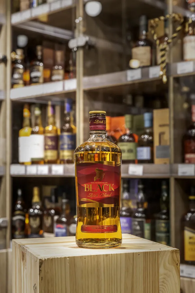 В магазине Крю Профи Nikka Black Rich Blend 0.7 л