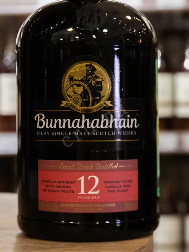 В магазине Крю Профи Bunnahabhain 12 years in a tube 0.7 л
