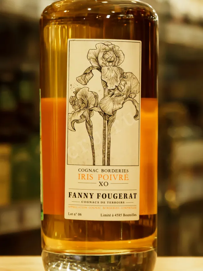 В магазине Крю Профи Fanny Fougerat Iris Poivre XO Borderies in gift box 0.7 л