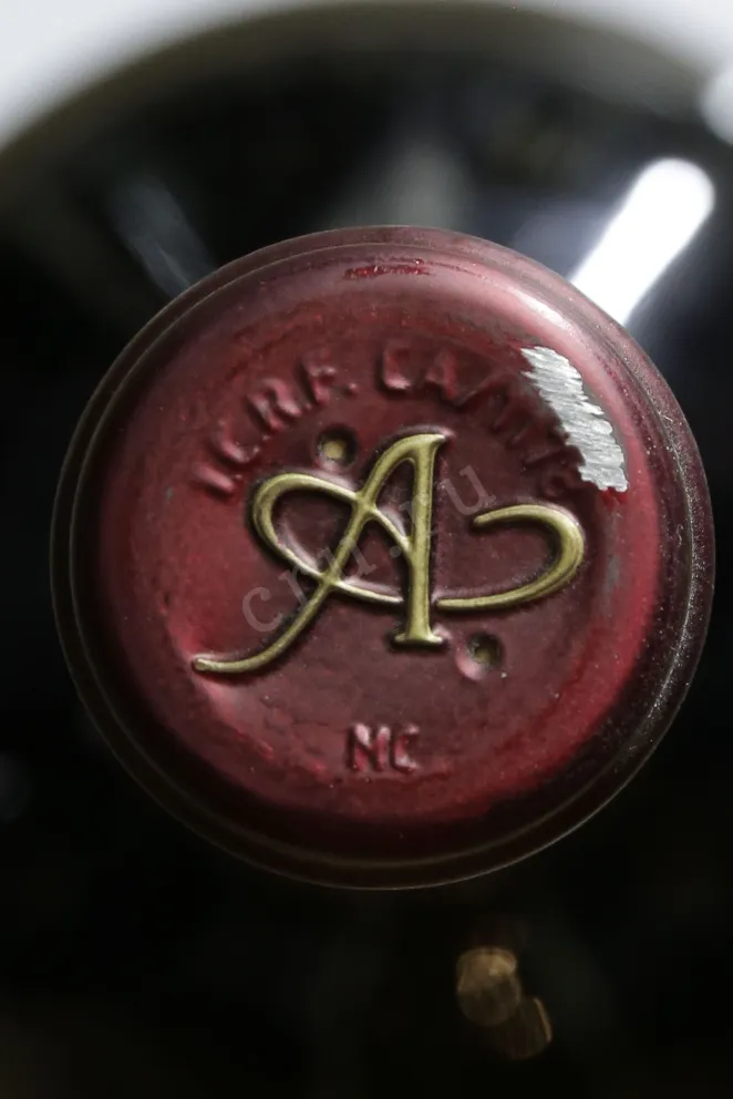 Пробка Turriga Isola dei Nuraghi wooden box 2019 1.5 л