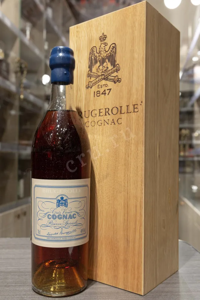 В магазине Крю Профи Brugerolle Tres Vieux Reserve Speciale wooden box 0.7 л