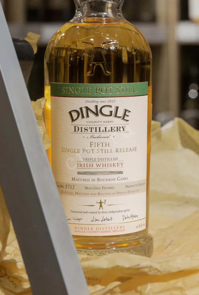 В магазине Крю Профи Dingle Single Pot Still Batch 5 6 years in tube 0.7 л