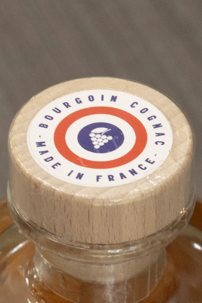Пробка Bourgoin Raisin Eau de Vie de Vin de Raisin Ugni Blanc 0.7 л