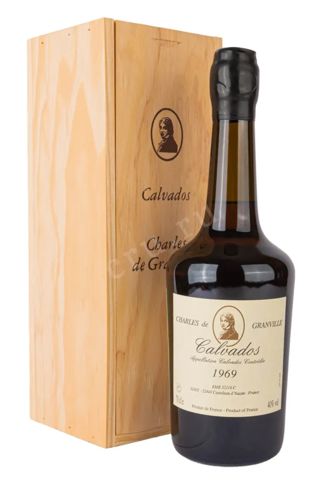 Кальвадос Charles de Granville wooden box 1969  0.7 л