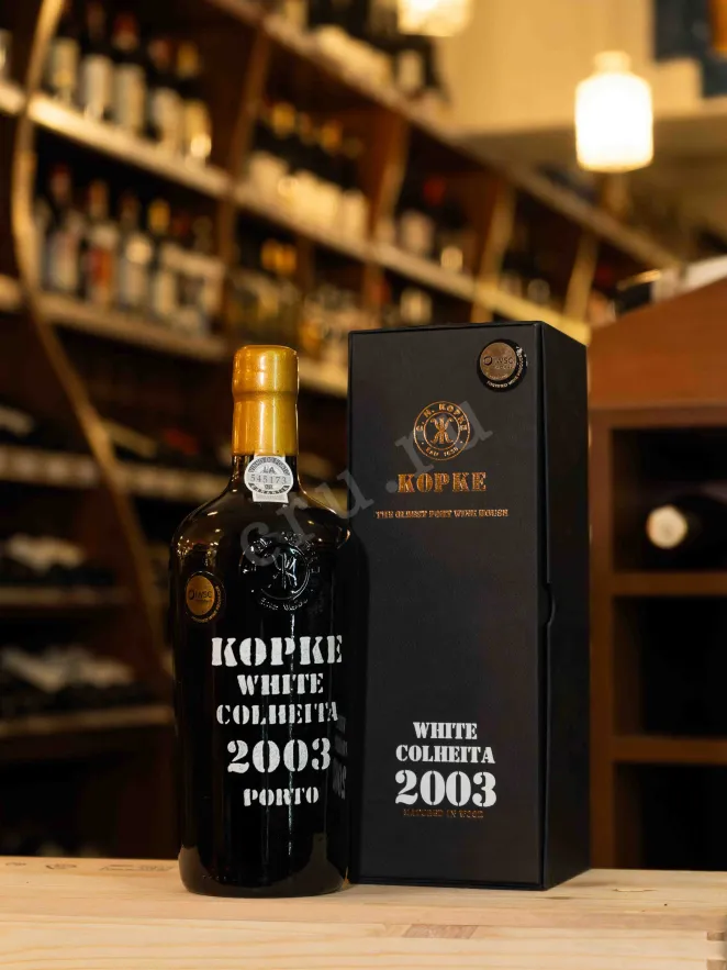В магазине Крю Профи Kopke Colheita White Porto gift box 2003 0.75 л