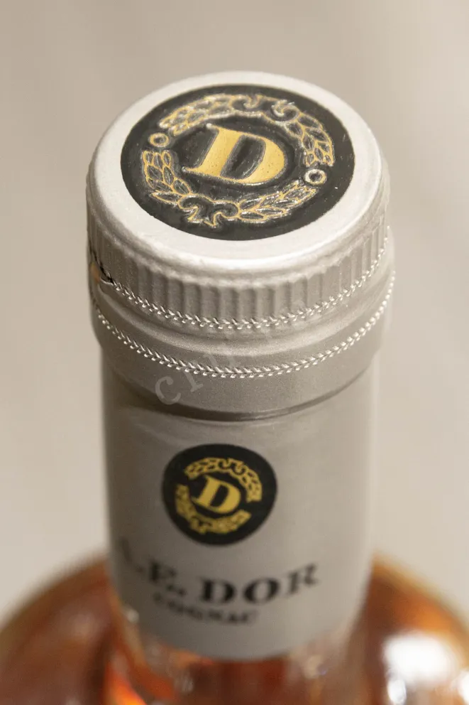Пробка A.E. Dor VS gift box 0.5 л