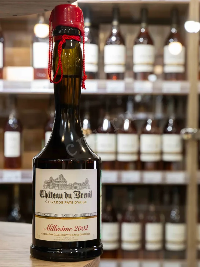 В магазине Крю Профи Chateau du Breuil Millesime in gift box 2002 0.7 л