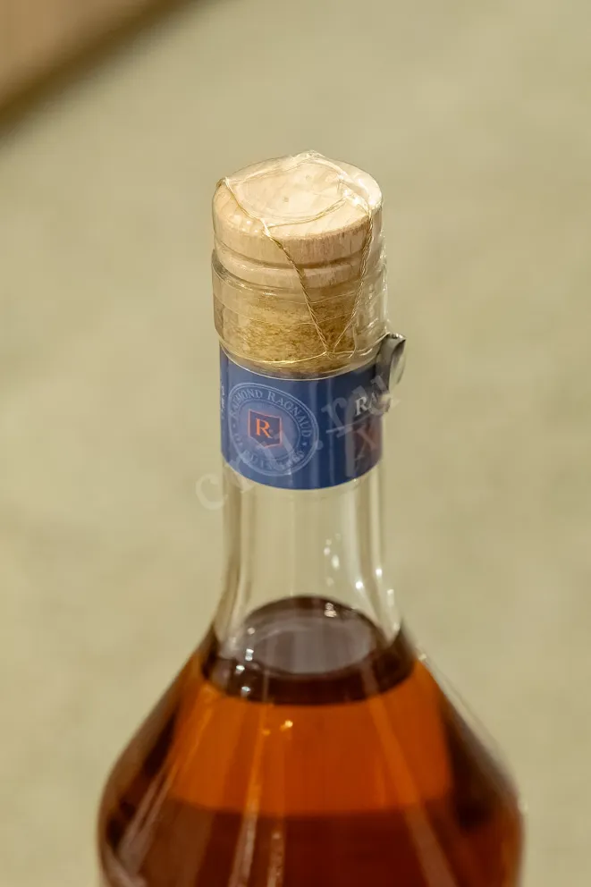 Пробка Raymond Ragnaud XXO Grand Champagne 1er Cru De Cognac in gift box 0.7 л