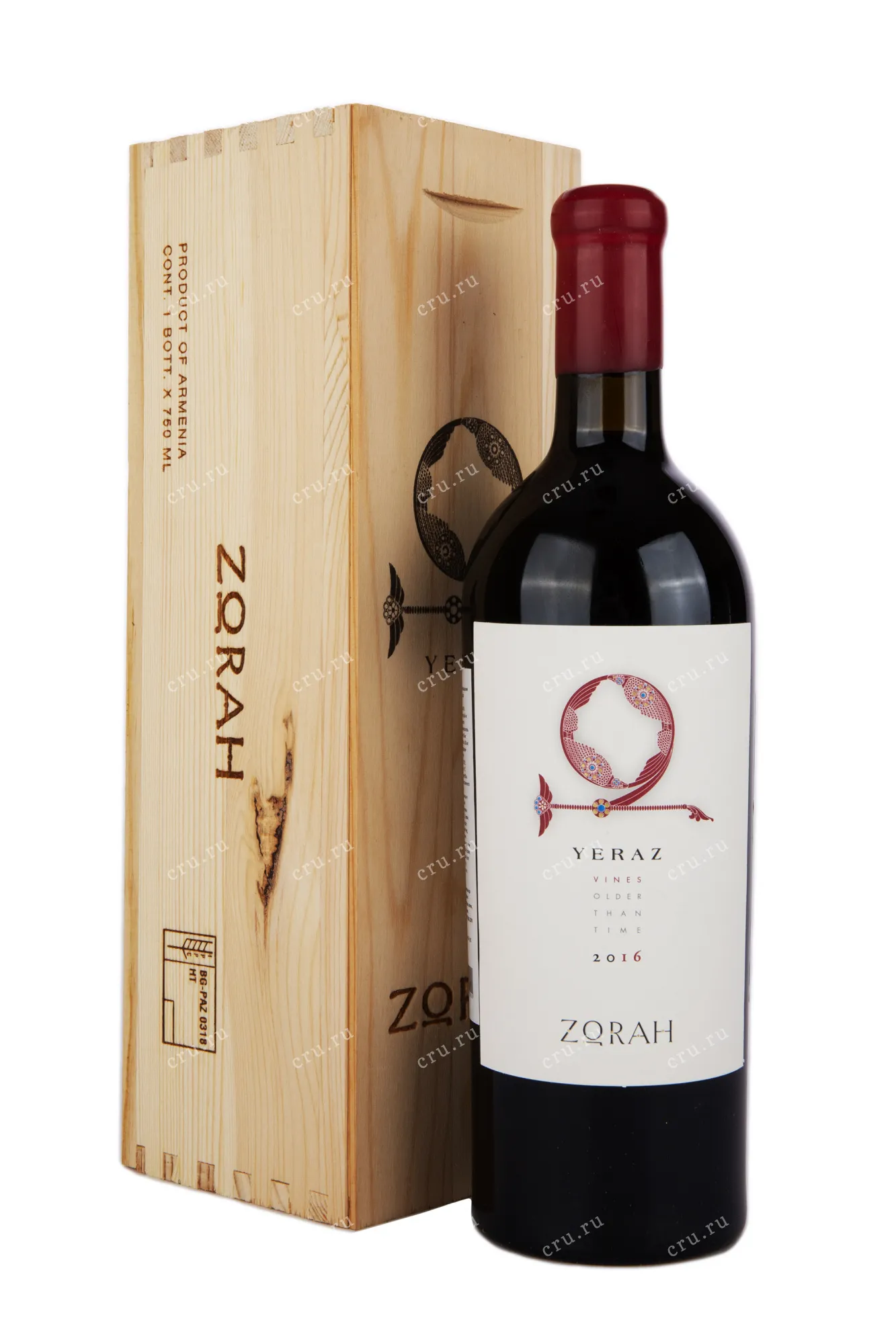 Фото — Вино Zorah Yeraz wooden box 2013 0.75 л