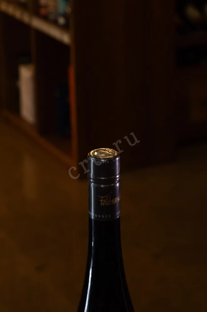 Пробка Tiefenbrunner Feldmarschall Muller Thurgau 2019 0.75 л