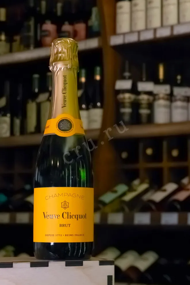 В магазине Крю Профи Veuve Clicquot Ponsardin 2019 0.375 л