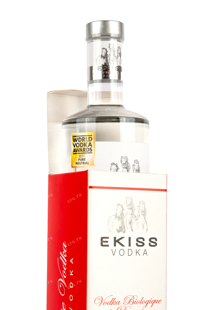 Водка Ekiss Single Estate 0,7 в подарочной упаковке