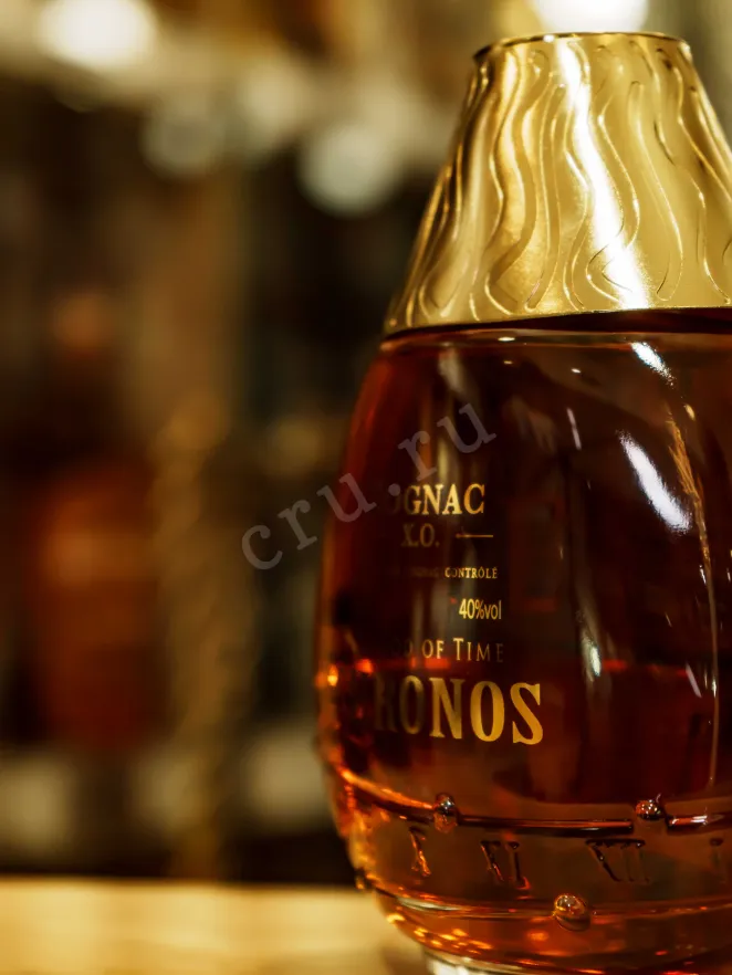 В магазине Крю Профи Chronos XO gift set of 2 bottles in wooden box 0.35 л