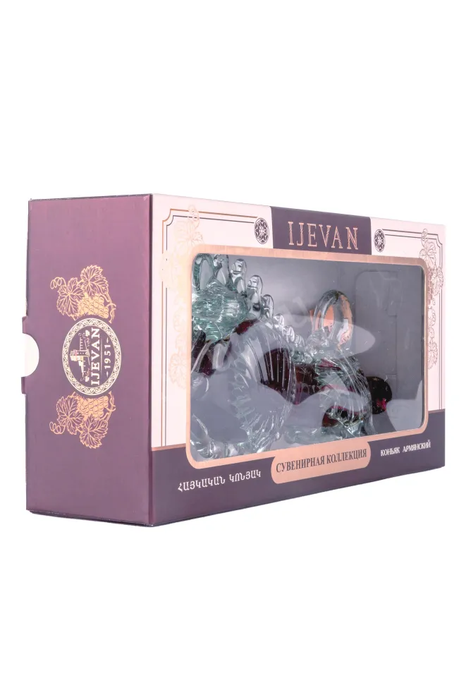 Подарочная коробка Ijevan 5 years (bull) in gift box 0.2 л