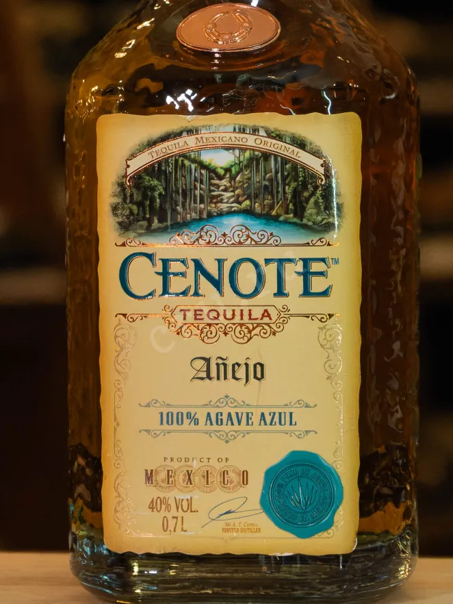 В магазине Крю Профи Cenote Anejo 0.7 л