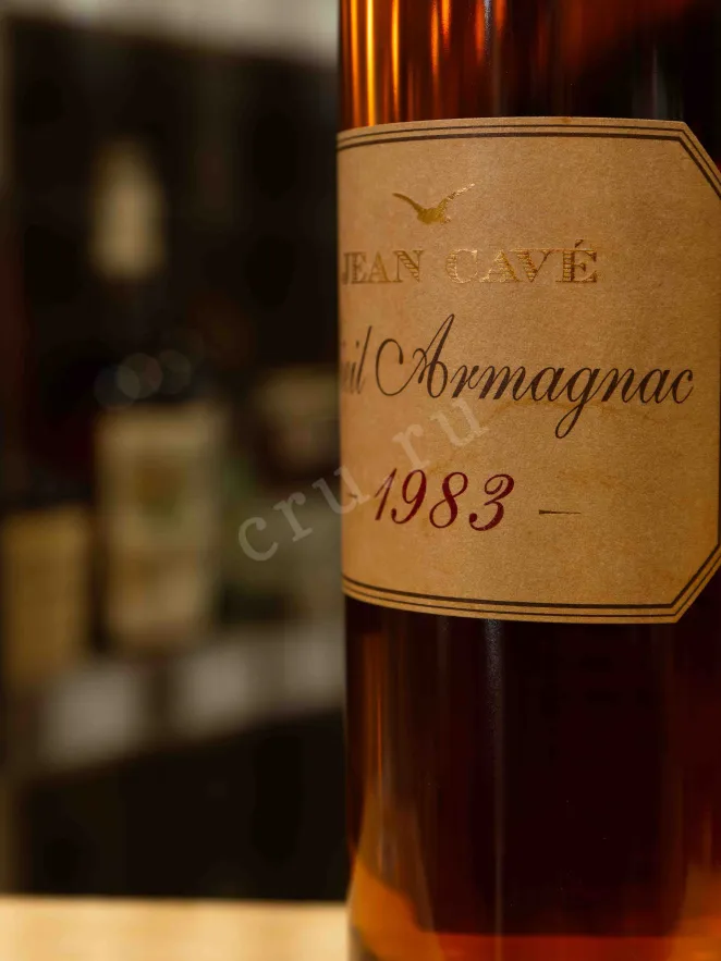 В магазине Крю Профи Jean Cave Vieil Armagnac AOC wooden box 1983 0.7 л