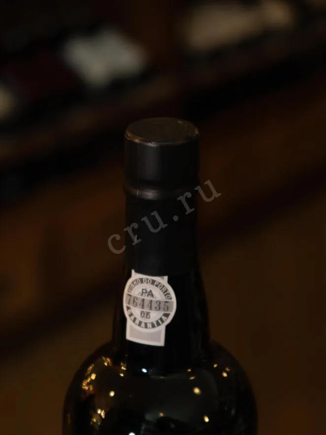 Пробка Real Companhia Velha Vintage Port wooden box 2003 0.75 л