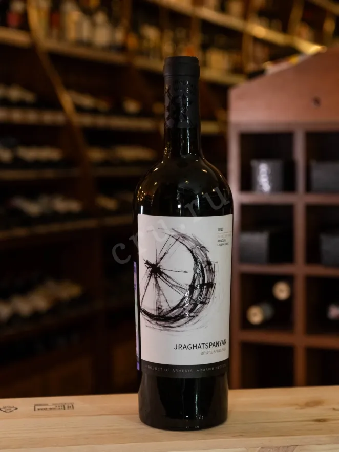 В магазине Крю Профи Jraghatspanyan white 2019 0.75 л