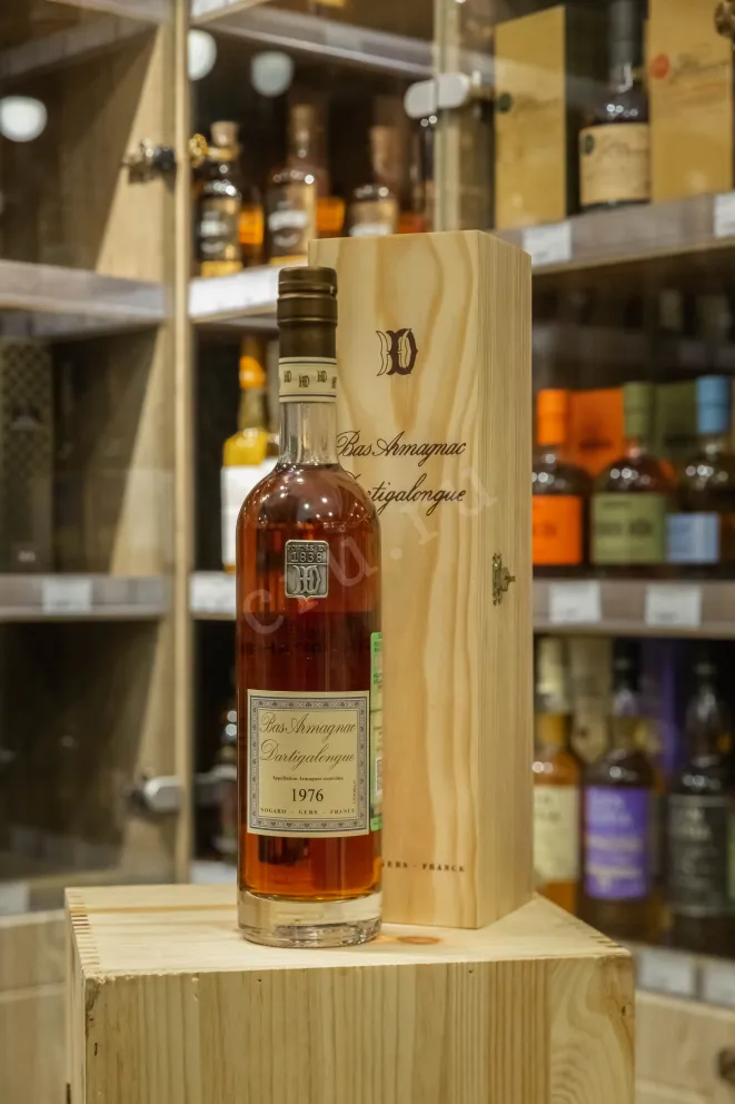 В магазине Крю Профи Vintage Bas Armagnac Dartigalongue wooden box 1976 0.5 л