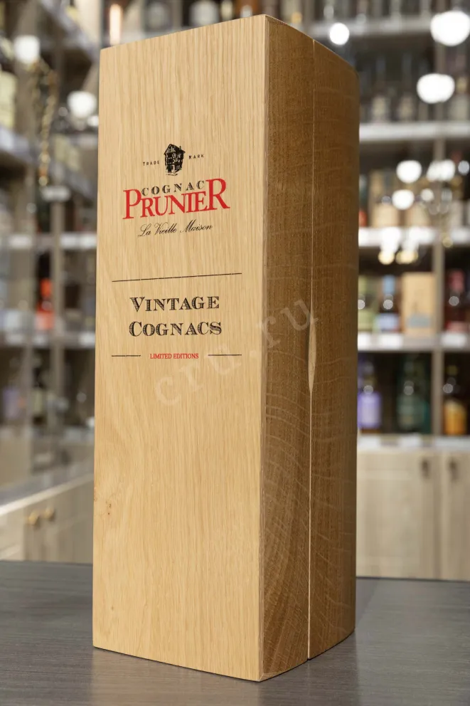 В магазине Крю Профи Prunier Grande Champagne Vintage 1999 wooden box 1999 0.7 л