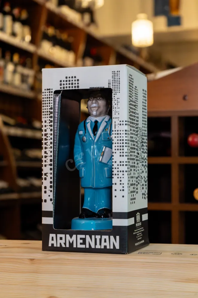 В подарочной коробке Doctor 7 years old 2012 gift box 2012 0.33 л