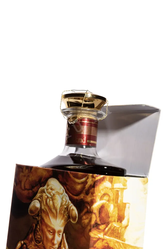 В подарочной коробке Chateau de Montifaud Napoleon gift box 0.7 л