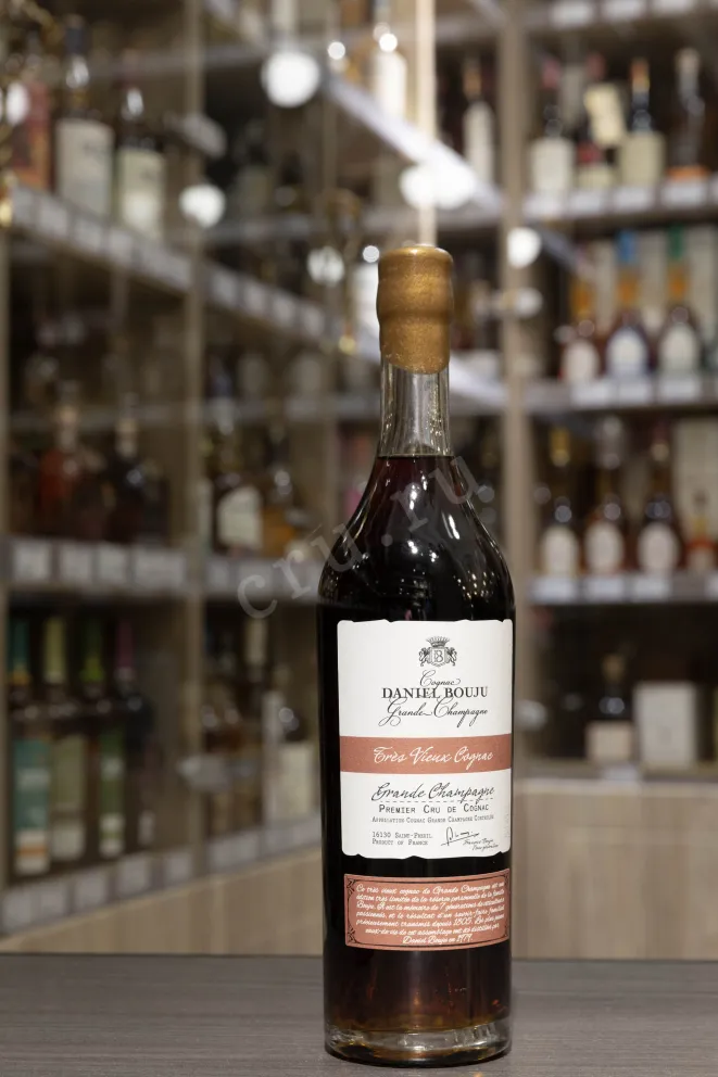 В магазине Крю Профи Daniel Bouju Tres Vieux in wooden box 0.7 л