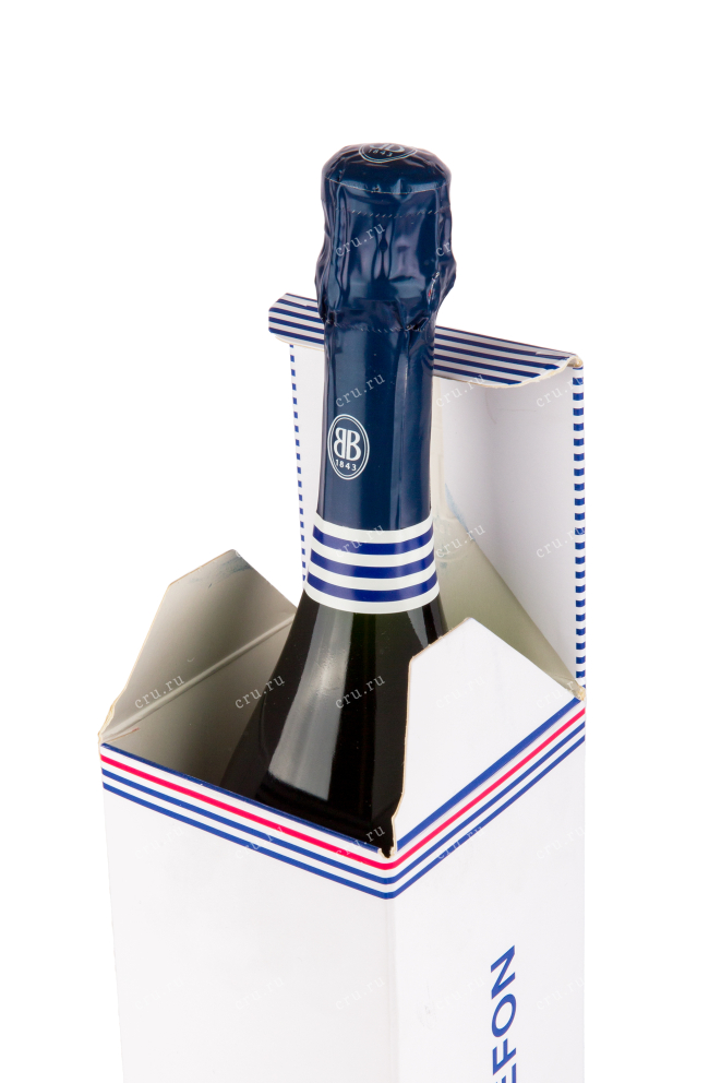 Подарочная коробка игристого вина Besserat de Bellefon with gift box 0.75 л