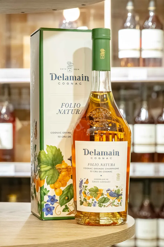 В магазине Крю Профи Delamain Folio Natura in gift box 0.7 л