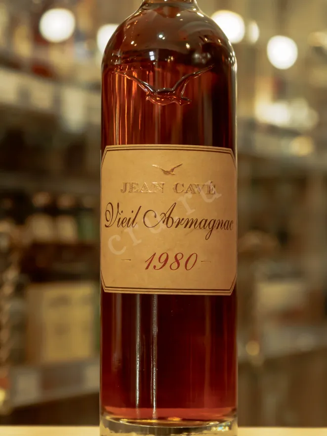 В магазине Крю Профи Jean Cave Vieil Armagnac AOC wooden box 1980 0.7 л