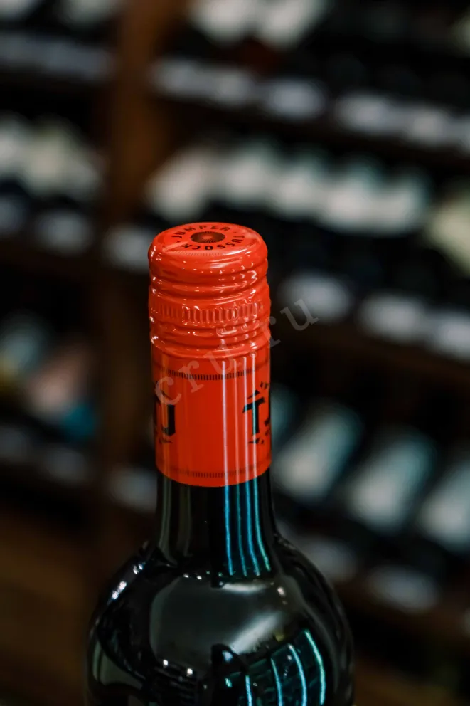 Пробка Tussock Jumper Tempranillo 2023 0.75 л
