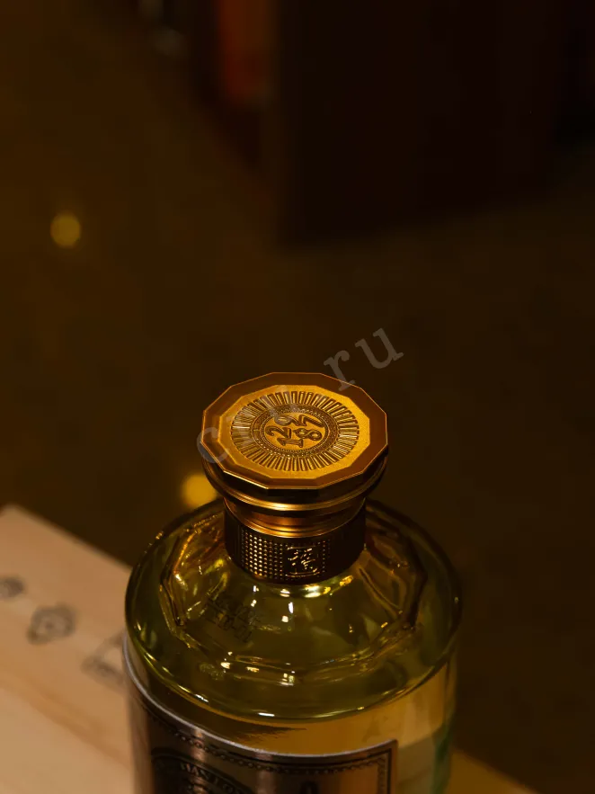 Пробка Feitian Loong Jiu Longyan in gift box 0.5 л