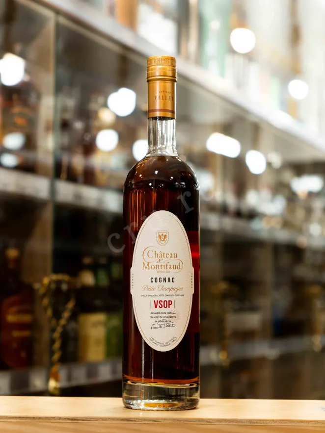 В магазине Крю Профи Chateau de Montifaud Petite Champagne VSOP 0.7 л