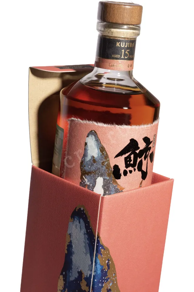 В подарочной коробке Kujira Ryukyu 15 years gift box 0.7 л