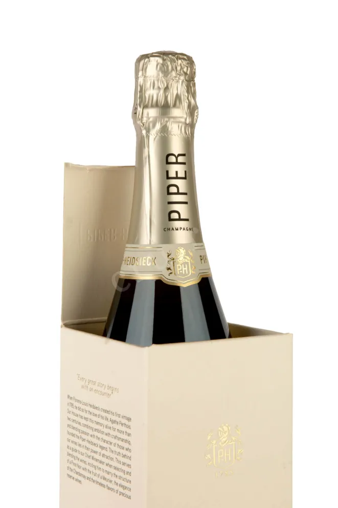 В подарочной коробке Piper Heidesick Essentiel Blanc de Blancs  2016 0,75 л