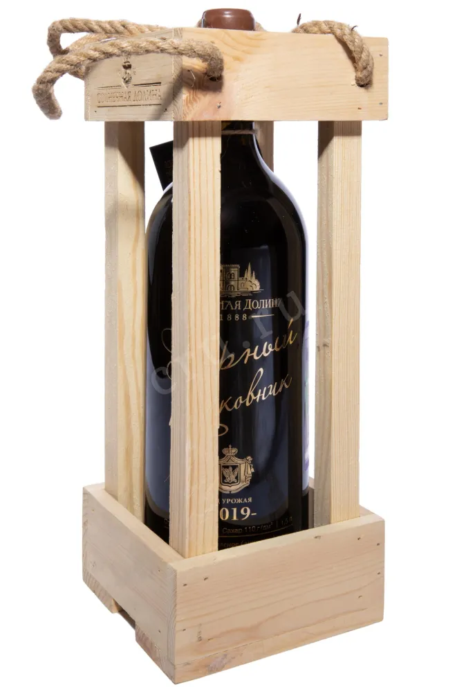 Вино Чёрный Полковник Солнечная Долина в деревянной коробке 2019 1.5 л