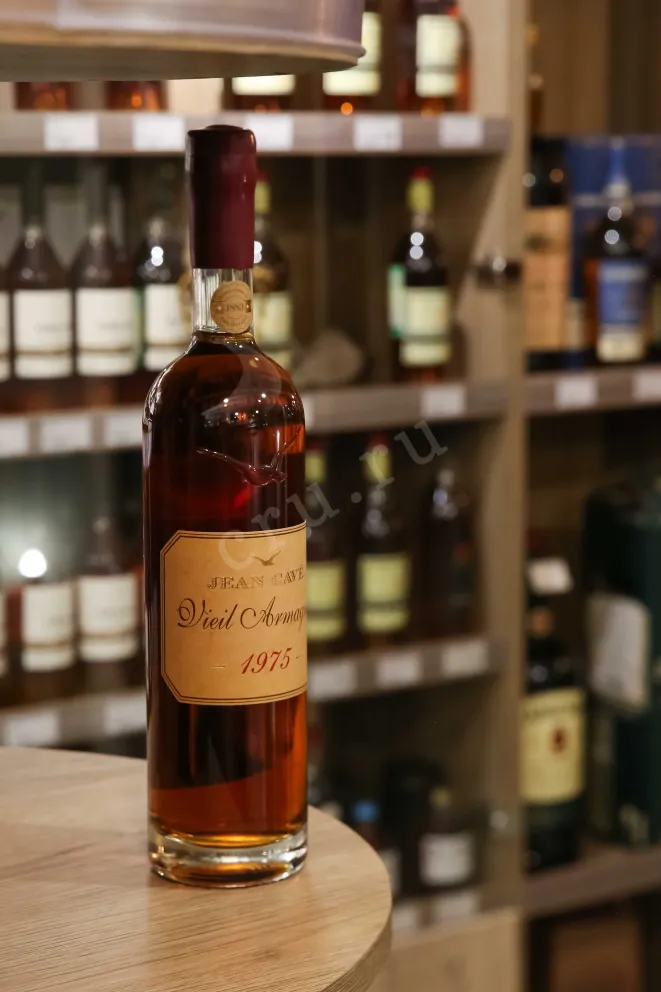 В магазине Крю Профи Jean Cave Vieil Armagnac AOC wooden box 1975 0.7 л