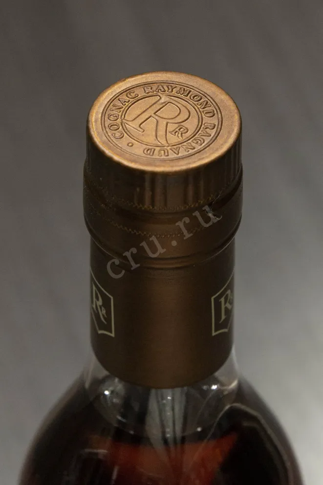 Пробка Raymond Ragnaud XO Grand Champagne 1er Cru De Cognac in gift box 0.7 л