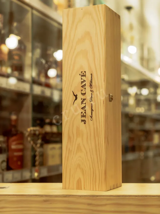 В магазине Крю Профи Jean Cave Vieil Armagnac AOC wooden box 1993 0.7 л