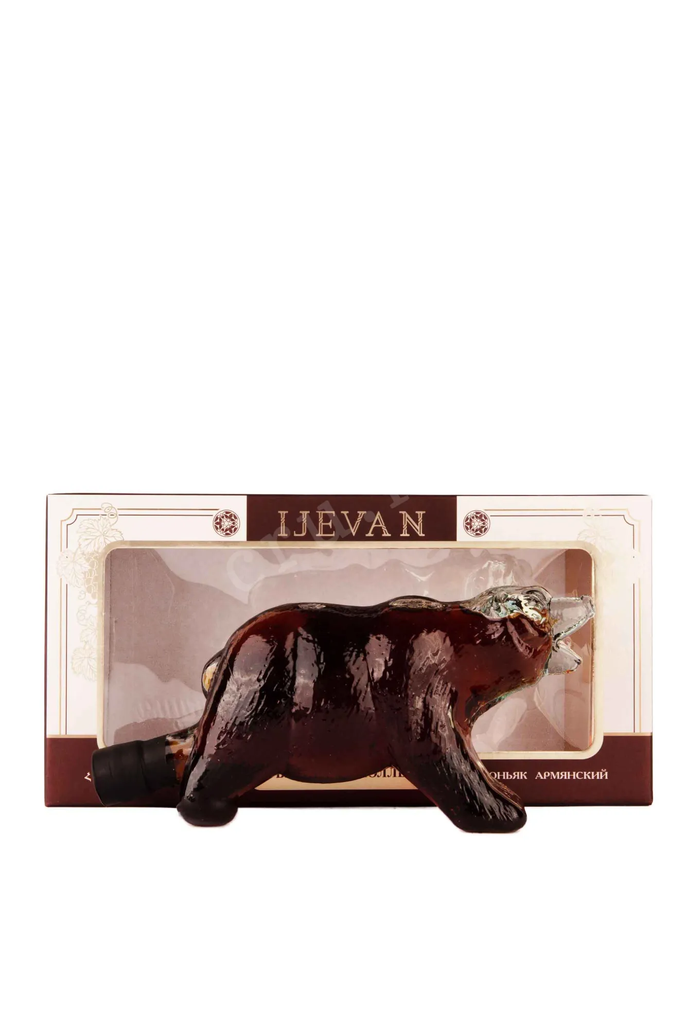 Фото — Коньяк Иджеван 5 Лет Медведь в подарочной упаковке   0.5 л
