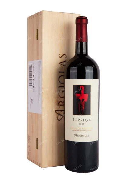 Вино Turriga Isola dei Nuraghi wooden box 2019 1.5 л