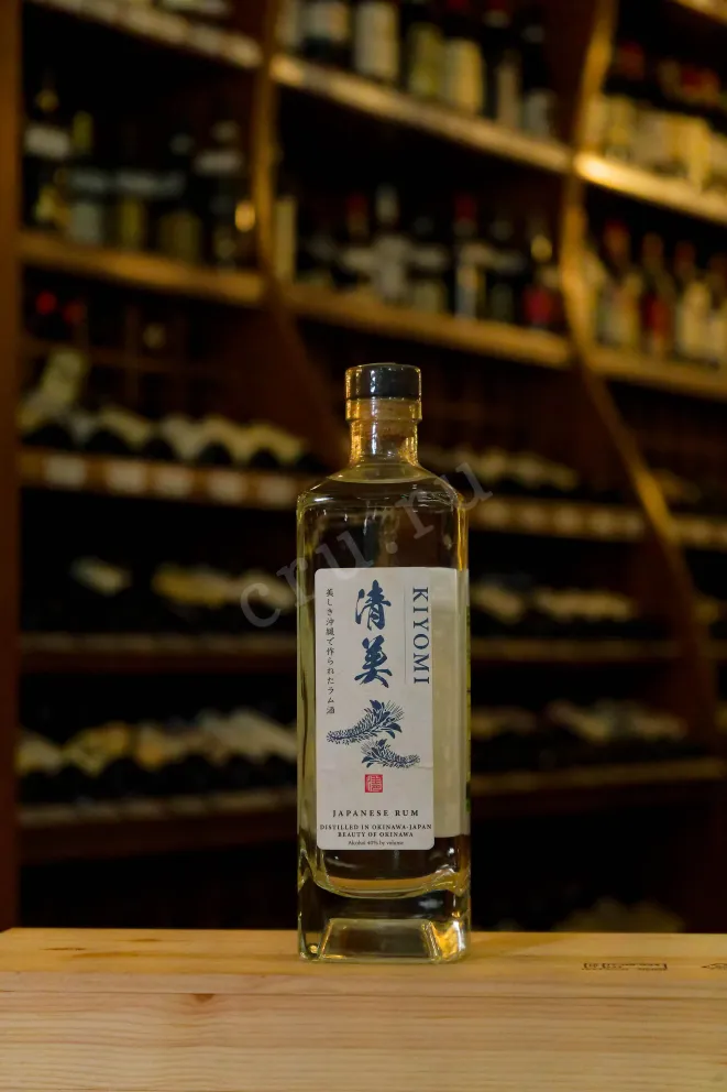 В магазине Крю Профи Kiyomi 0.7 л