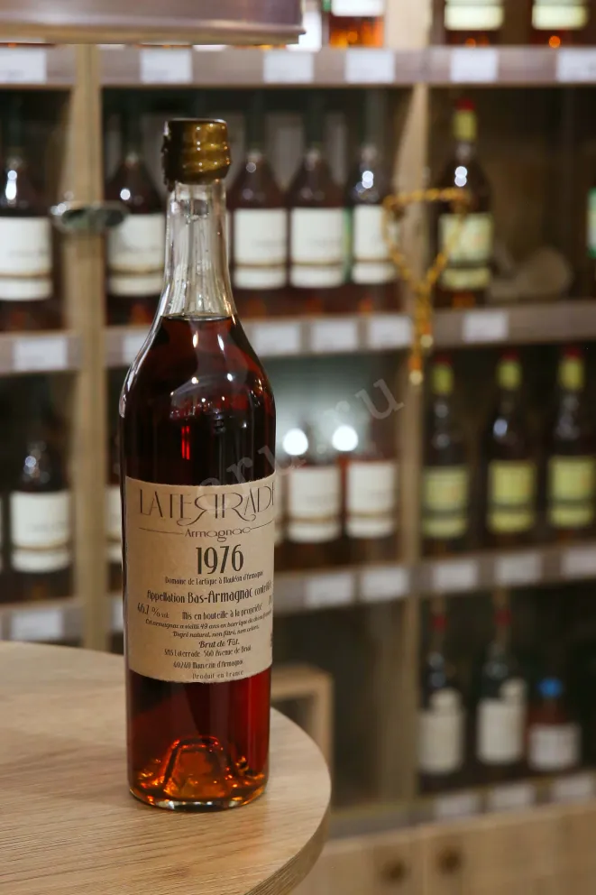 В магазине Крю Профи Laterrade Domaine de Lartigue Bas-Armagnac in wooden box 1976 0.7 л