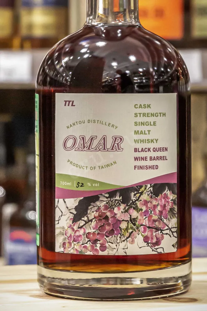 В магазине Крю Профи Omar Cask Strength Single Malt Black Queen Wine Barrel Finished in gift box 0.7 л