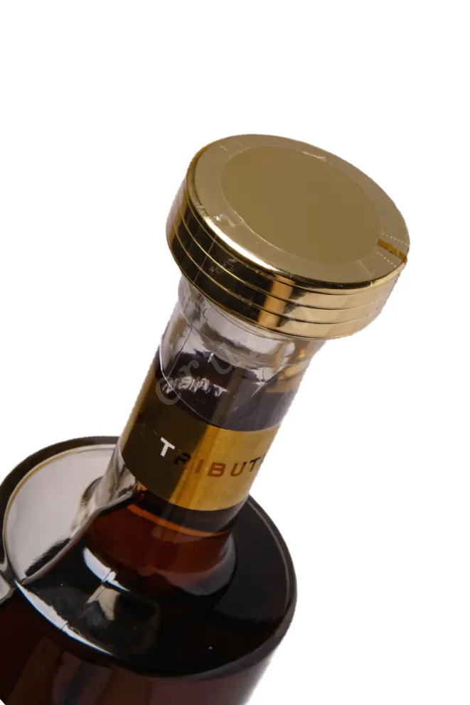 Пробка Коньяк коллекционный Маршал И.С. Исаков 2005г. 40% 0,7л п/у  Армения (скидки нет) 2005