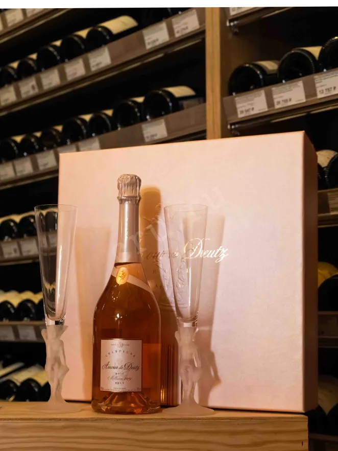 Шампанское Amour de Deutz Brut Rose gift box with 2 glasses  0.75 л