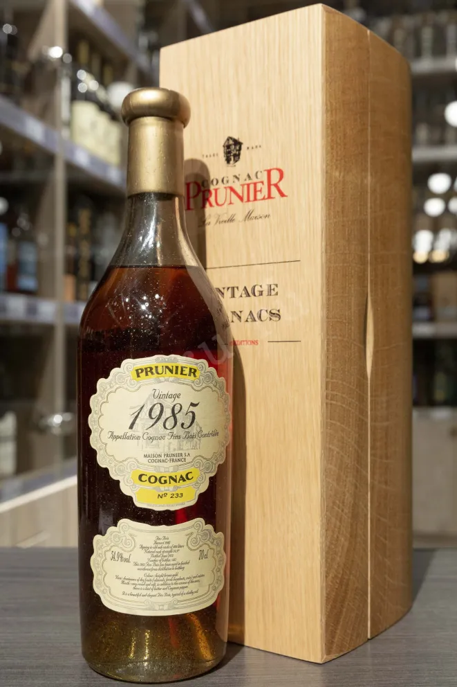 В магазине Крю Профи Prunier Fins Bois Vintage 1985 wooden box 1985 0.7 л