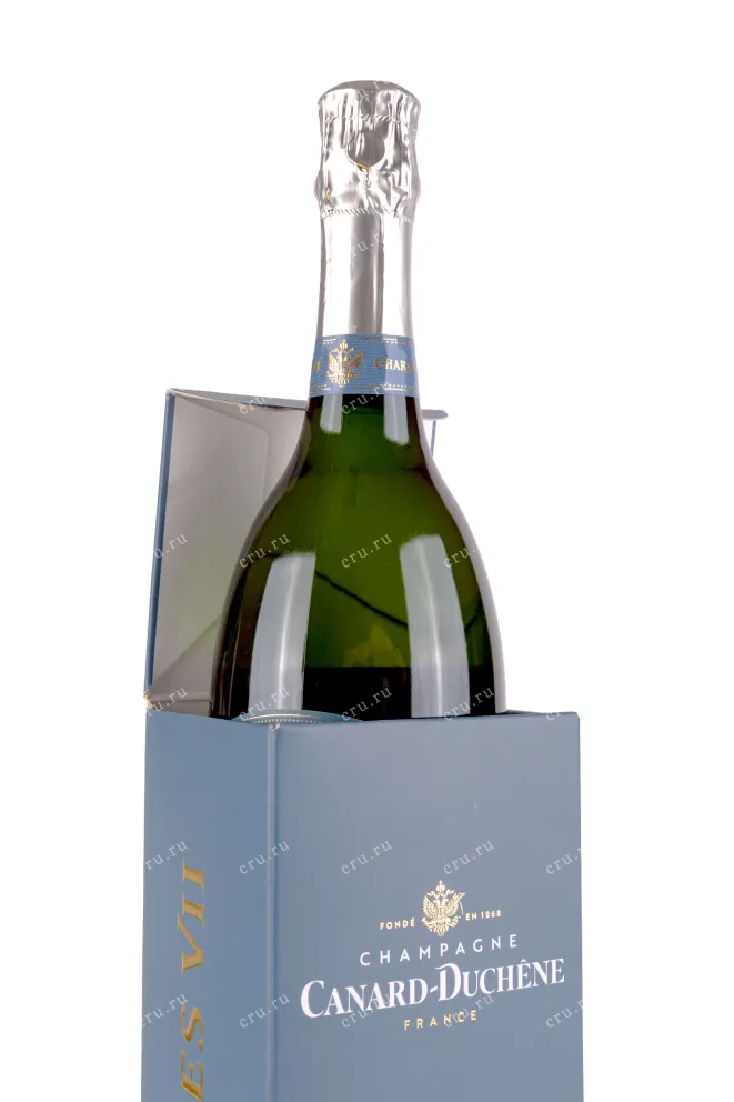 В подарочной коробке Canard-Duchene Charles VII Blanc de Blancs 0.75 л