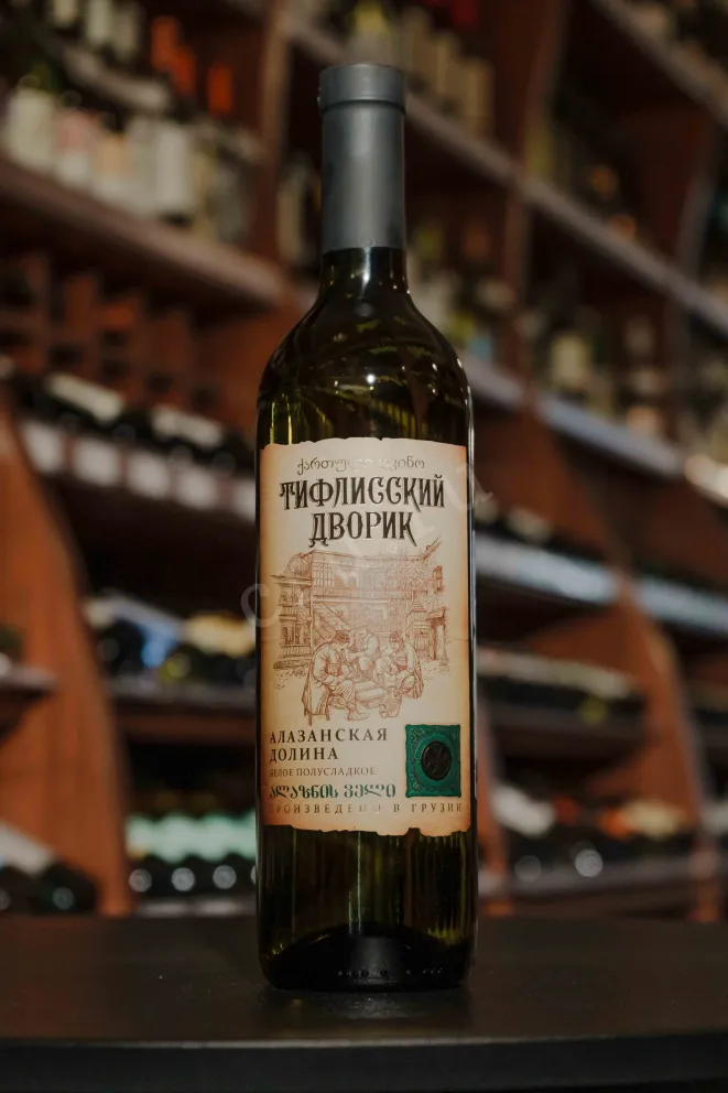 В магазине Крю Профи Tiflisskiy Dvorik Alazani Valley White 2021 0.75 л